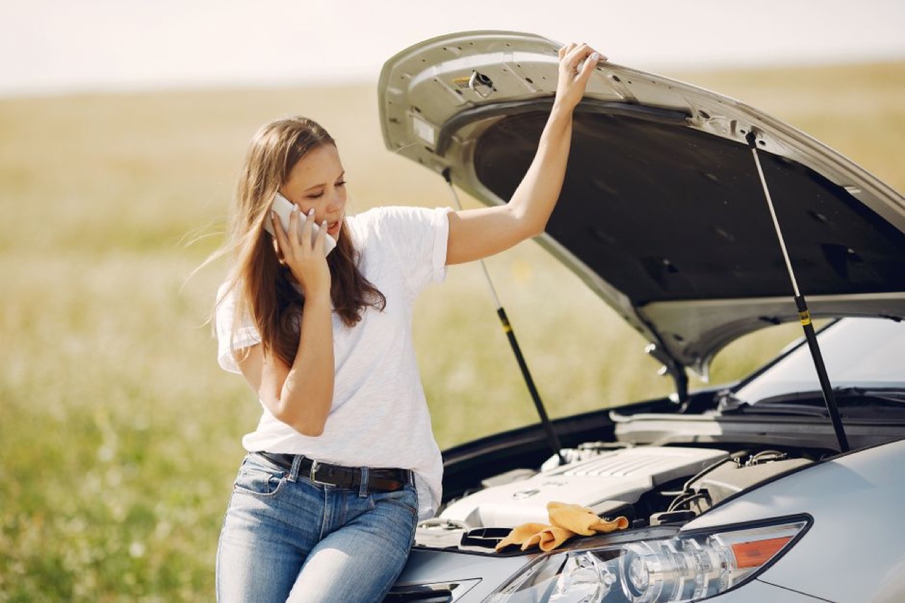 How car insurance excess works Phone call roadside - How car insurance excess works